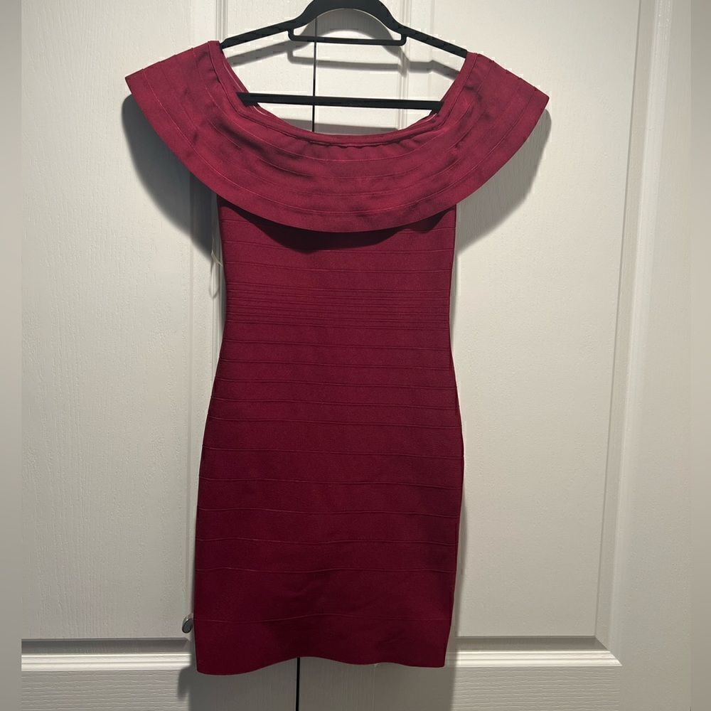 WOW Couture Bandage Isaura Bandage Off Shoulder Dress (Merlot) - Picture 2 of 4